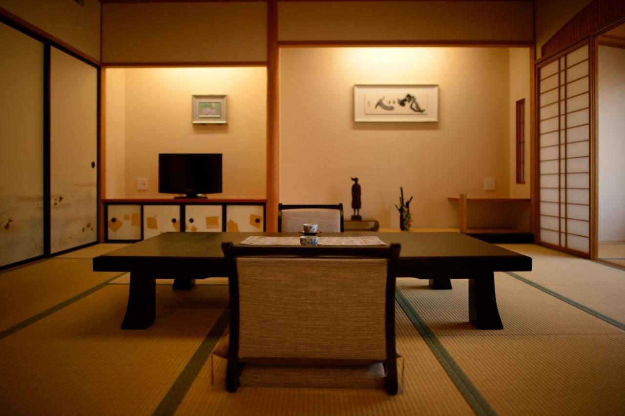 Iizaka Onsen Surikamitei Ohtori Hotel Fukushima  Bagian luar foto